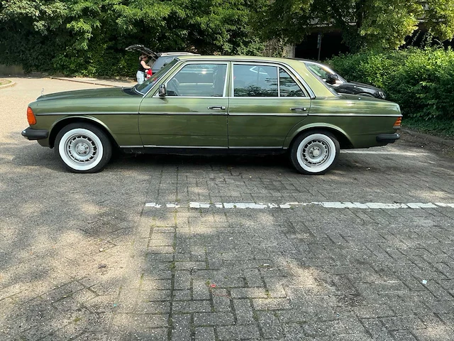 1988 mercedes-benz oldtimer 300d met airco - afbeelding 12 van  24