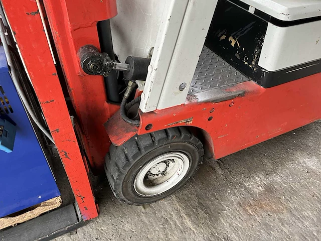 1988 nissan y01-18u vorkheftruck - afbeelding 3 van  19