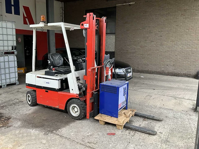1988 nissan y01-18u vorkheftruck - afbeelding 12 van  19