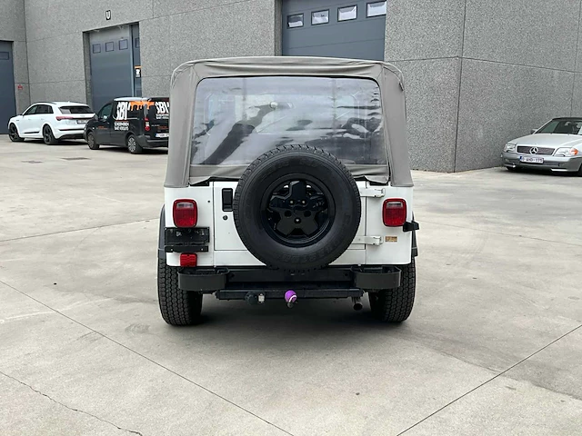1989 jeep wrangler oldtimer - afbeelding 34 van  48