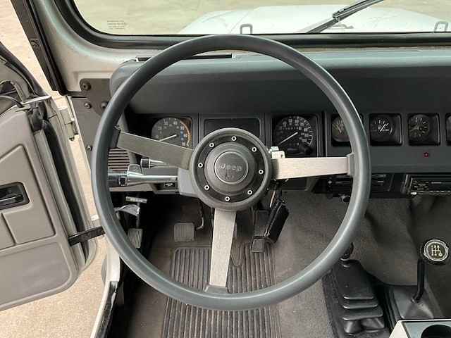 1989 jeep wrangler oldtimer - afbeelding 14 van  48