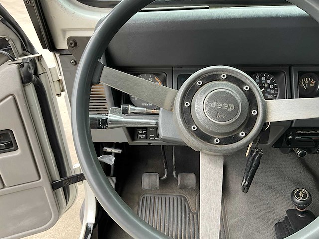 1989 jeep wrangler oldtimer - afbeelding 16 van  48