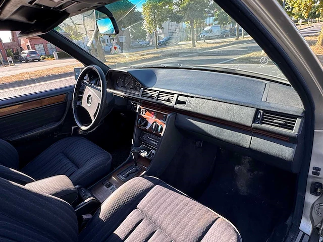 1990 mercedes-benz 300d oldtimer - afbeelding 2 van  32