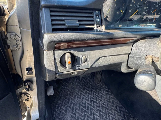 1990 mercedes-benz 300d oldtimer - afbeelding 6 van  32