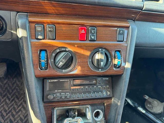 1990 mercedes-benz 300d oldtimer - afbeelding 9 van  32