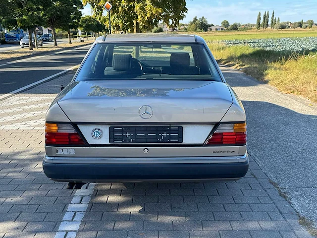 1990 mercedes-benz 300d oldtimer - afbeelding 28 van  32
