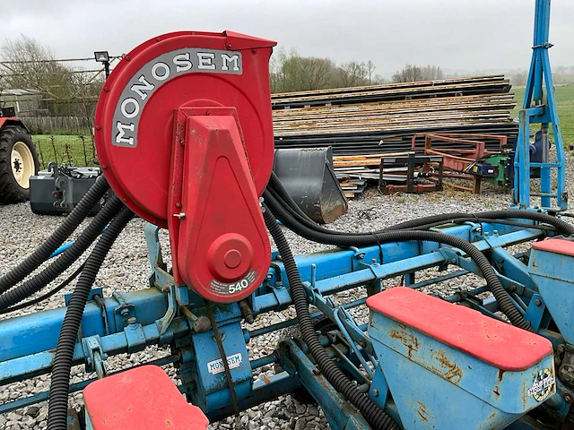 1990 monosem 6 rij pneumatische maïspootmachine zaaimachine - afbeelding 3 van  18
