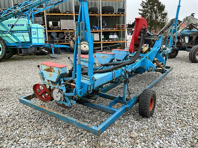 1990 monosem 6 rij pneumatische maïspootmachine zaaimachine - afbeelding 6 van  18