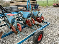 1990 monosem 6 rij pneumatische maïspootmachine zaaimachine - afbeelding 18 van  18