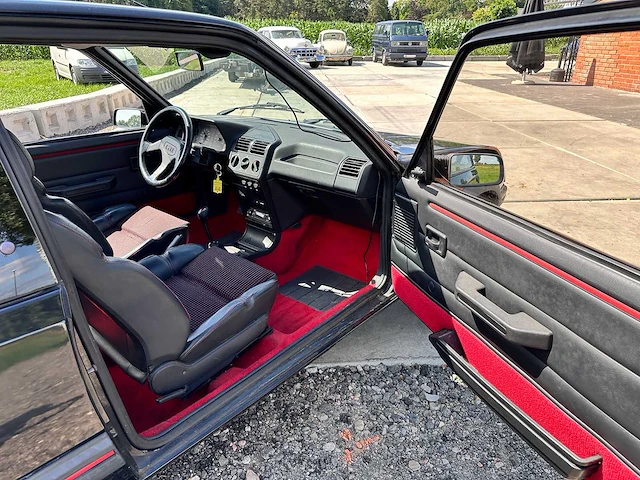 1990 peugeot 205 gti 1.9 - afbeelding 18 van  37