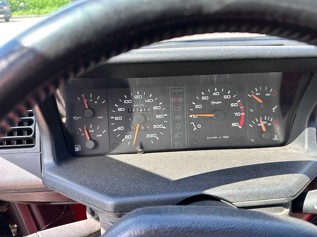 1990 peugeot 205 gti 1.9 - afbeelding 26 van  37