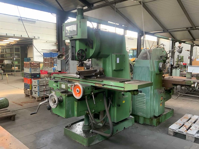 1990 votkinsky bm127 m verticale freesmachine - afbeelding 1 van  11
