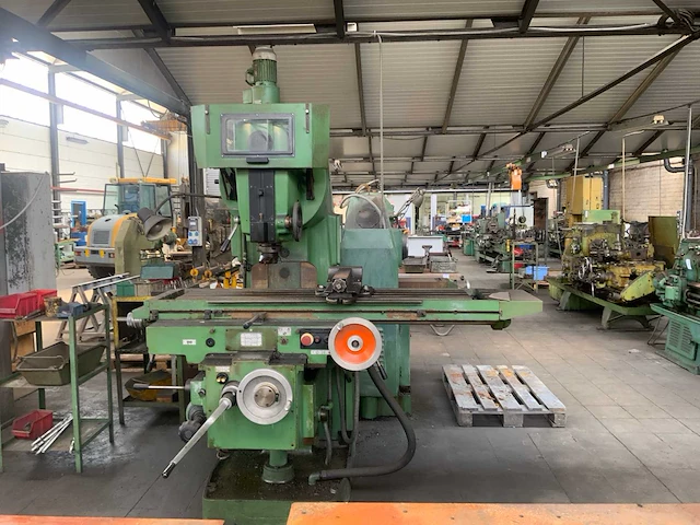 1990 votkinsky bm127 m verticale freesmachine - afbeelding 4 van  11
