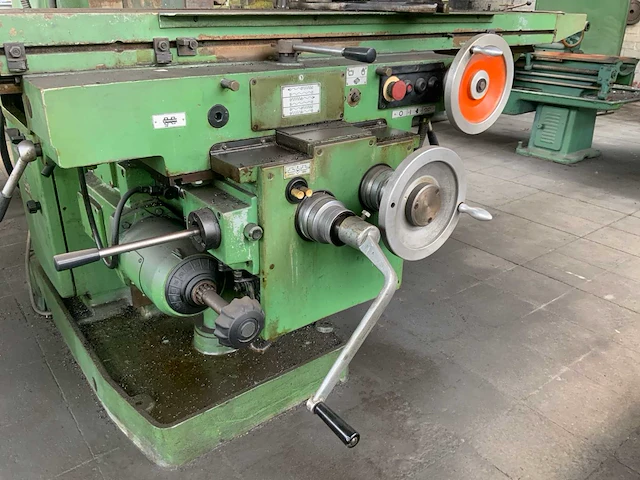 1990 votkinsky bm127 m verticale freesmachine - afbeelding 9 van  11