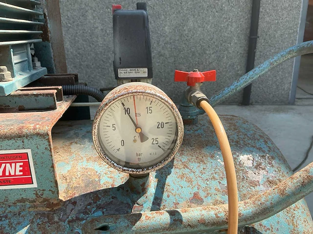 1991 de bruyne chk 650/295 hogedrukcompressor - afbeelding 9 van  9