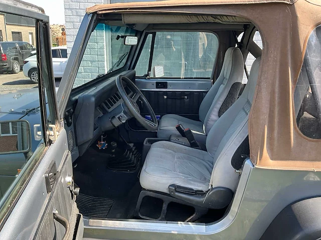 1991 jeep wrangler personenauto - afbeelding 8 van  26