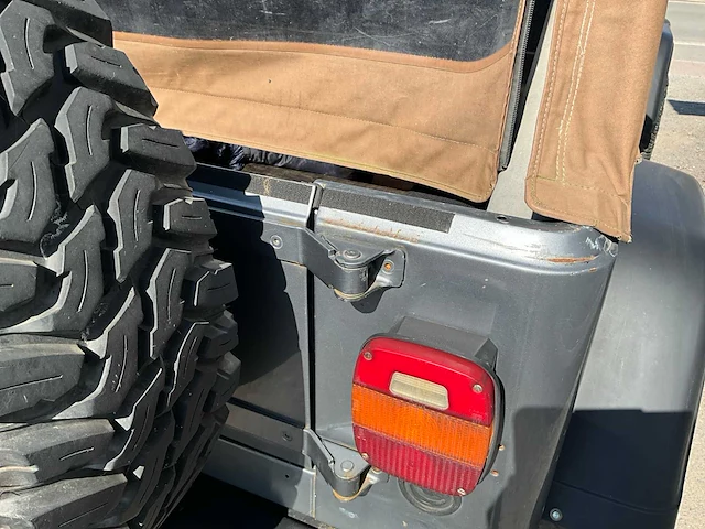 1991 jeep wrangler personenauto - afbeelding 14 van  26