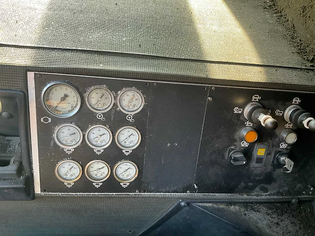 1991 telescoopkraan krupp k200 - afbeelding 16 van  47