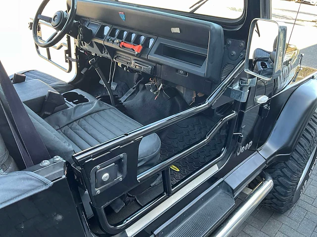 1992 - jeep wrangler 4.0l high output 4x4 - afbeelding 29 van  48