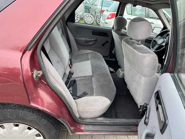 1992 ford sierra 1.8d - personenauto - afbeelding 8 van  27