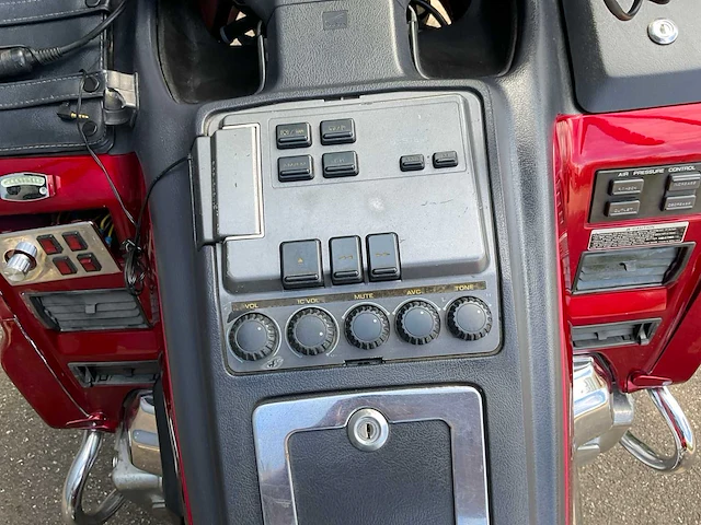 1992 honda goldwing motorfiets - afbeelding 15 van  24