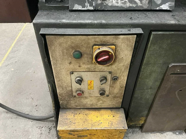 1992 industria masetto schio hy75ims ponsmachine - afbeelding 9 van  14