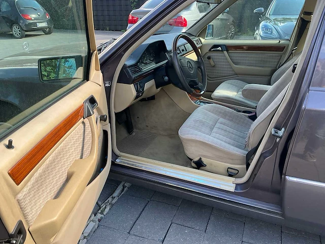 1992 mercedes-benz 280e personenauto - afbeelding 19 van  44