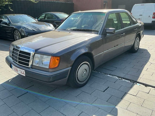 1992 mercedes-benz 280e personenauto - afbeelding 1 van  44