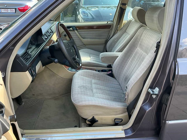 1992 mercedes-benz 280e personenauto - afbeelding 20 van  44