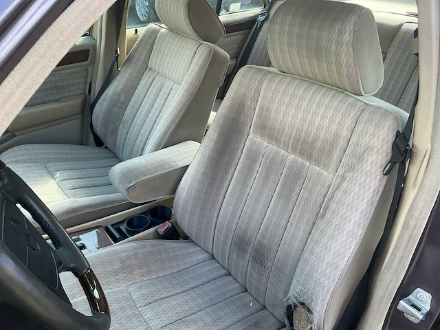 1992 mercedes-benz 280e personenauto - afbeelding 21 van  44