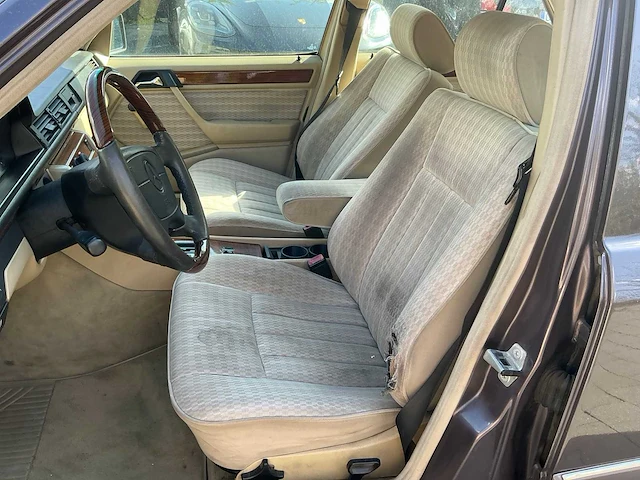 1992 mercedes-benz 280e personenauto - afbeelding 22 van  44
