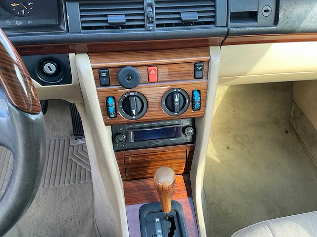 1992 mercedes-benz 280e personenauto - afbeelding 24 van  44