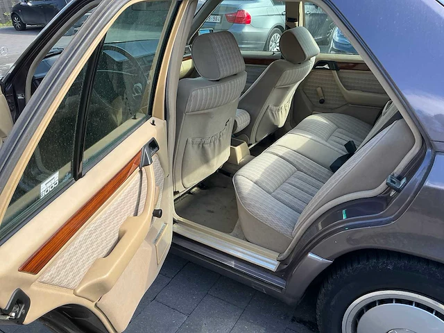 1992 mercedes-benz 280e personenauto - afbeelding 26 van  44