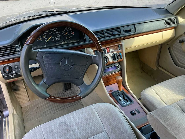 1992 mercedes-benz 280e personenauto - afbeelding 27 van  44