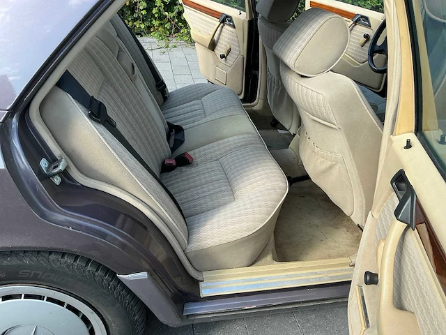 1992 mercedes-benz 280e personenauto - afbeelding 30 van  44