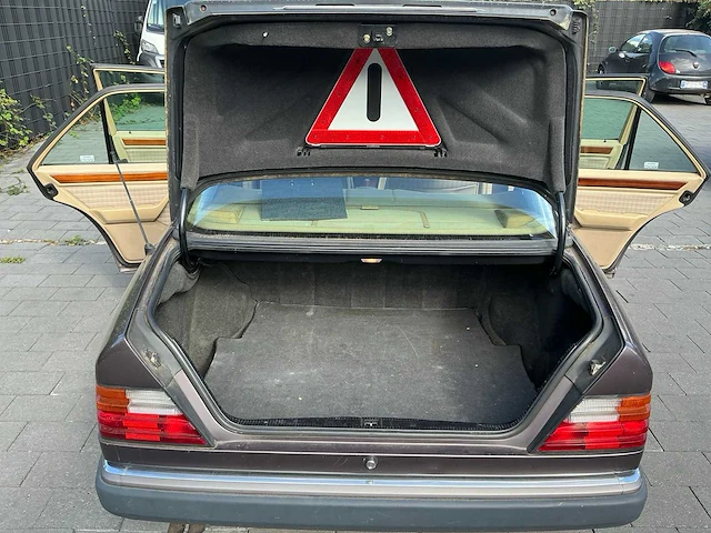 1992 mercedes-benz 280e personenauto - afbeelding 33 van  44