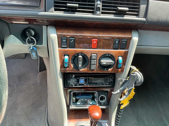 1992 mercedes-benz 500 e w124.036 oldtimer - afbeelding 15 van  36