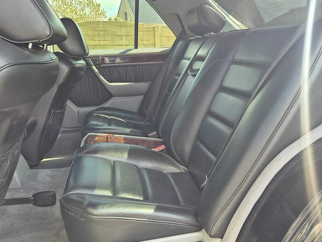 1992 mercedes-benz e500 oldtimer - afbeelding 17 van  39