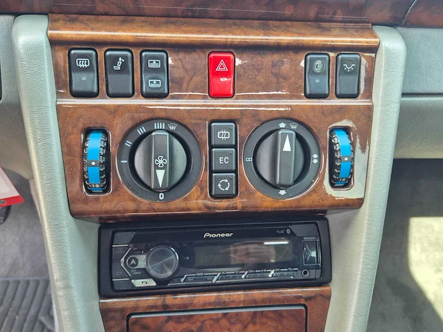 1992 mercedes-benz e500 oldtimer - afbeelding 27 van  39