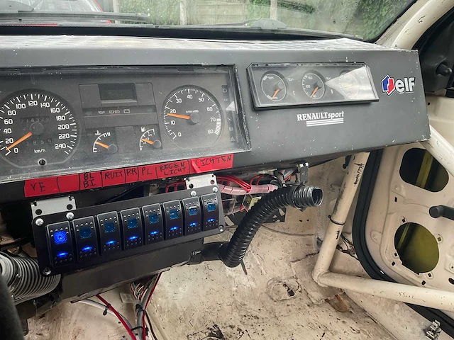 1992 renault clio circuitwagen - afbeelding 17 van  40