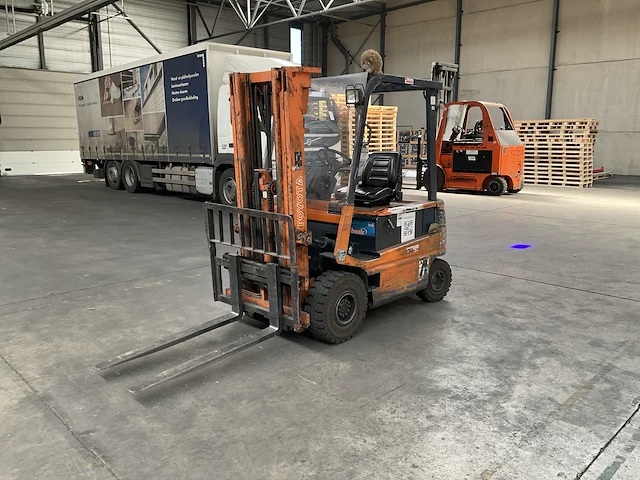 1992 toyota fbm25 vorkheftruck - afbeelding 1 van  17