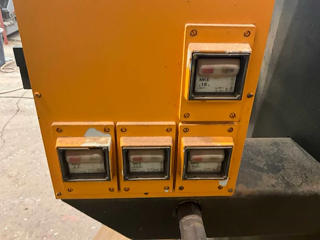1992 vertongen f01 verticale freesmachine raamprofiel - afbeelding 10 van  12