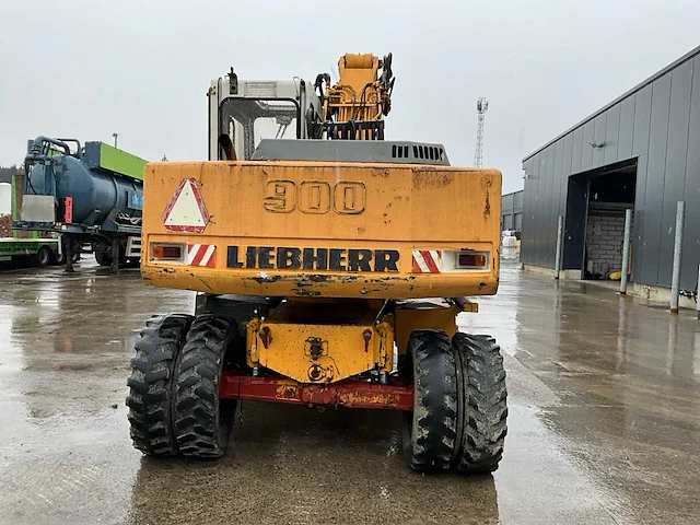 1993 liebherr a900 litronic banden graafmachine - afbeelding 24 van  27