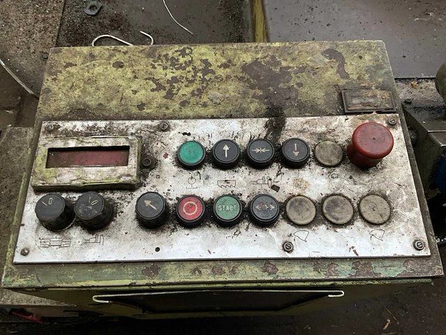 1993 meba 320dg half automatische bandzaagmachine - afbeelding 2 van  12