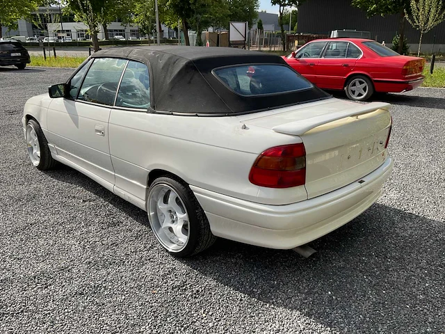 1993 opel astra cabrio oldtimer - afbeelding 18 van  24