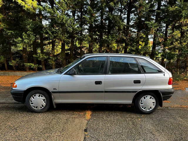 1993 opel astra personenauto - afbeelding 2 van  16