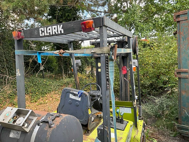 1994 clark gpm25 vorkheftruck - afbeelding 10 van  21