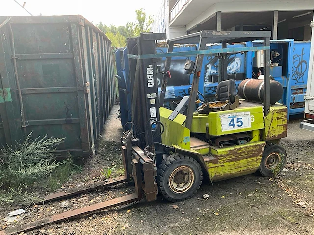 1994 clark gpm25 vorkheftruck - afbeelding 1 van  21