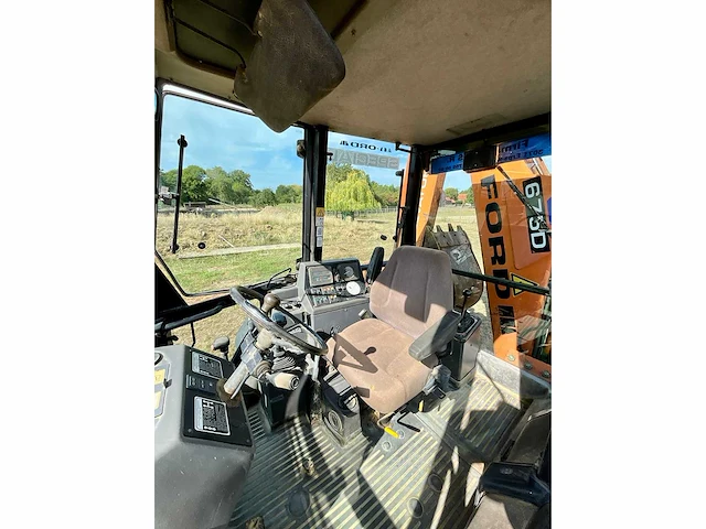 1994 ford 675d utility tractor - afbeelding 33 van  56