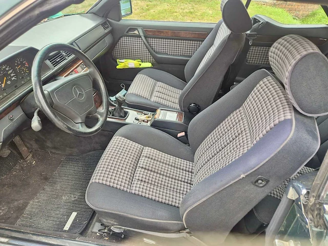 1994 mercedes 220 oldtimer - afbeelding 9 van  26